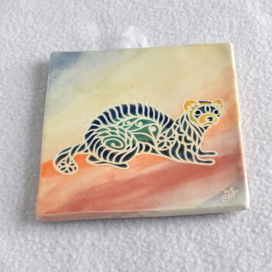 WP28 Wall plaque tile ferret picture