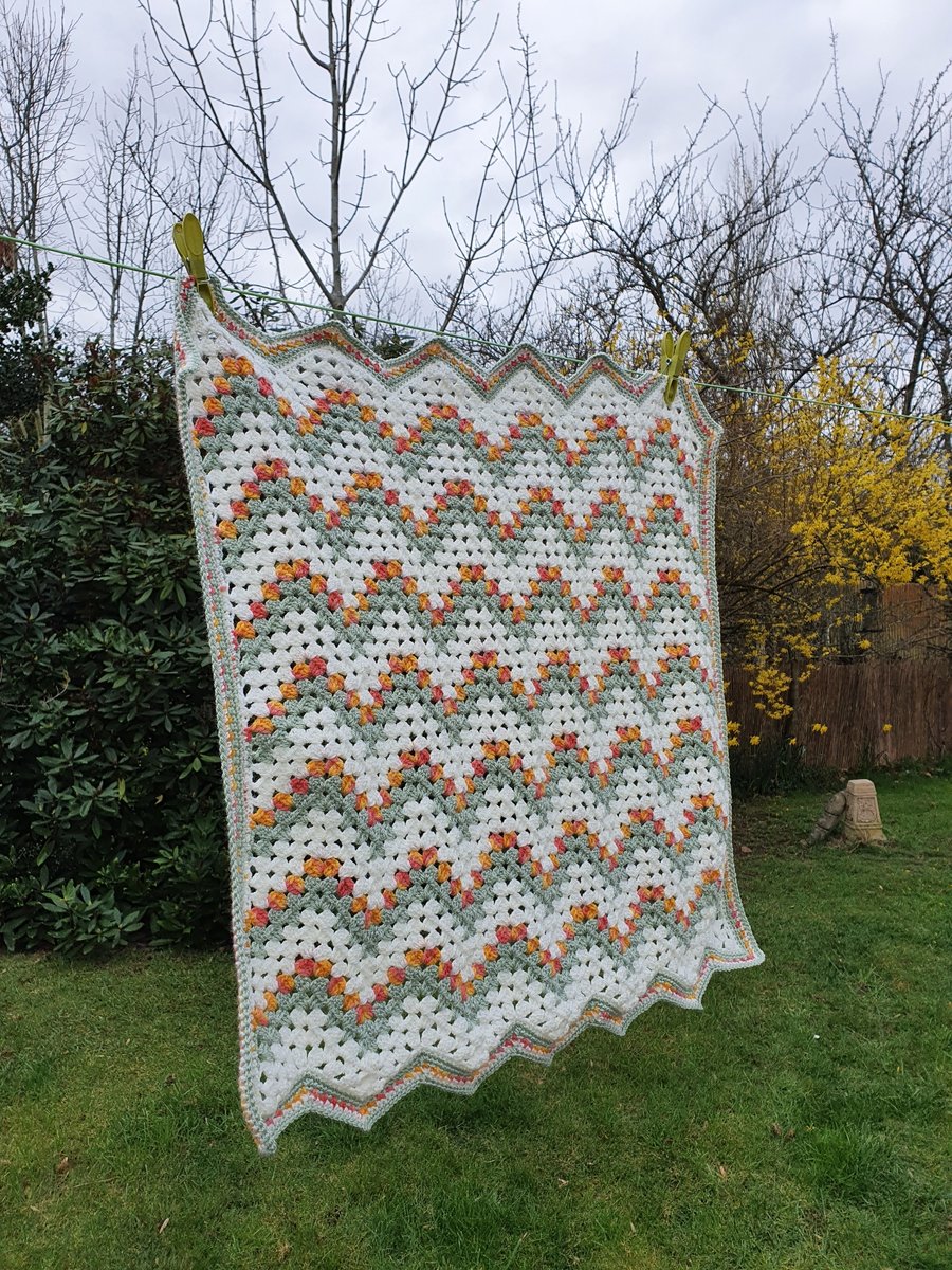 Crochet Spring Tulip Baby Blanket