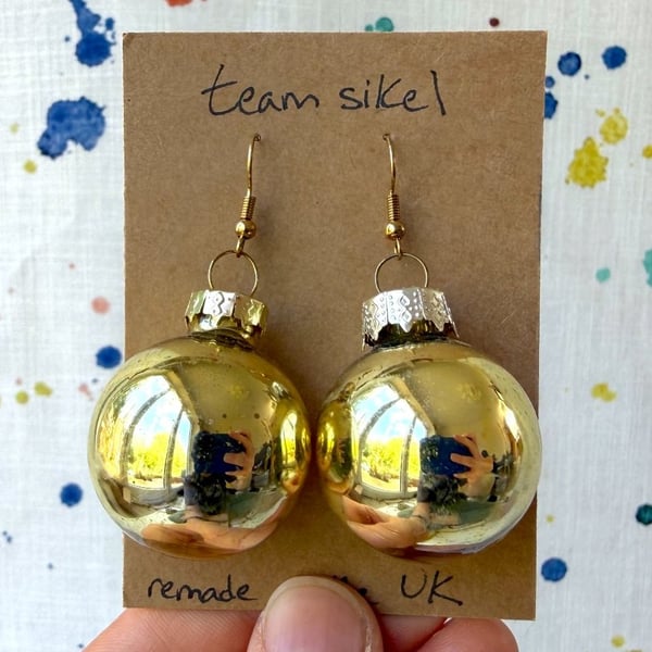 Shiny Gold Glass Bauble Earrings - Festive Jewellery - Super Seconds