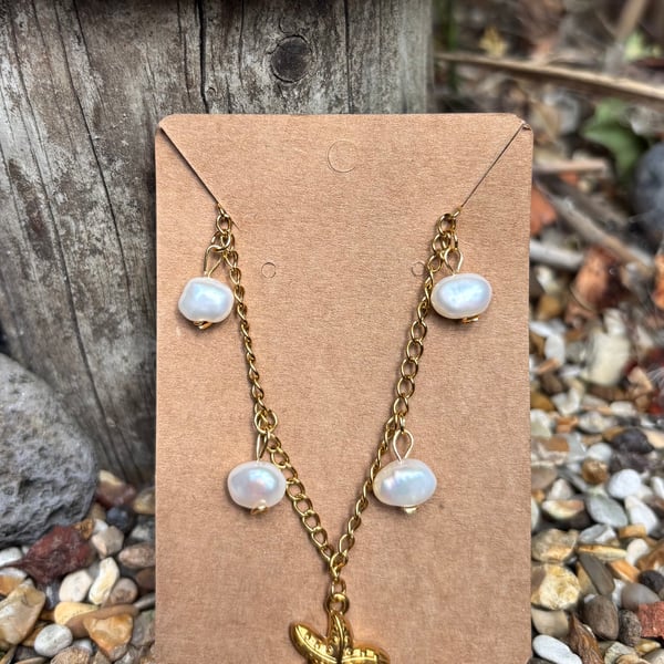Gold Stainless Steel Starfish Pendant with Freshwater Pearl Charm Necklace