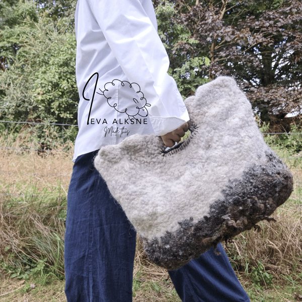 Large natural wool grab bag 