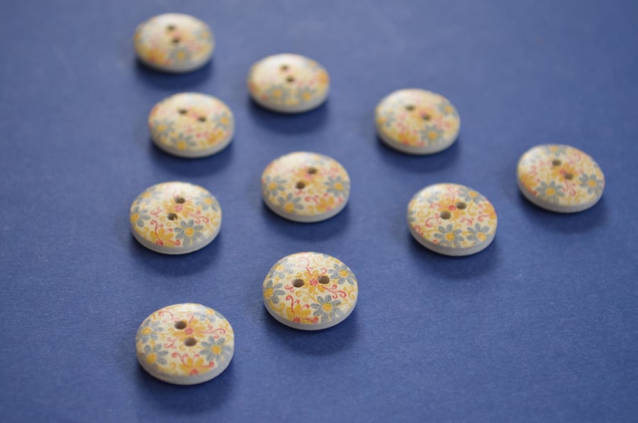 15mm Wooden Floral Buttons Yellow Grey Blue Red White 10pk Flowers (SF3)
