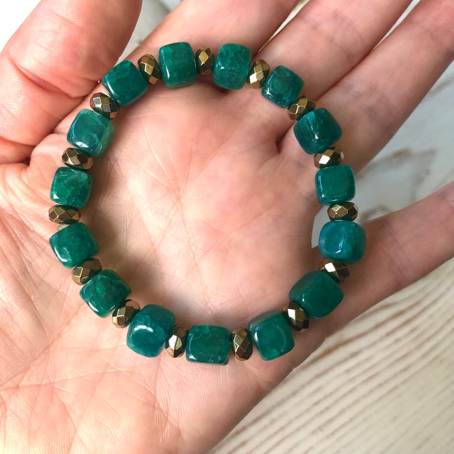 Teal Green & Gold Gemstone Beaded Stretch Bracelet. Green Agate Cube Bracelet