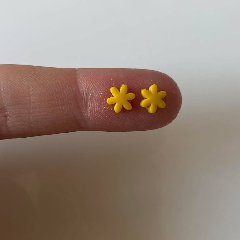 Handmade Polymer Clay Micro Studs (Daisy)