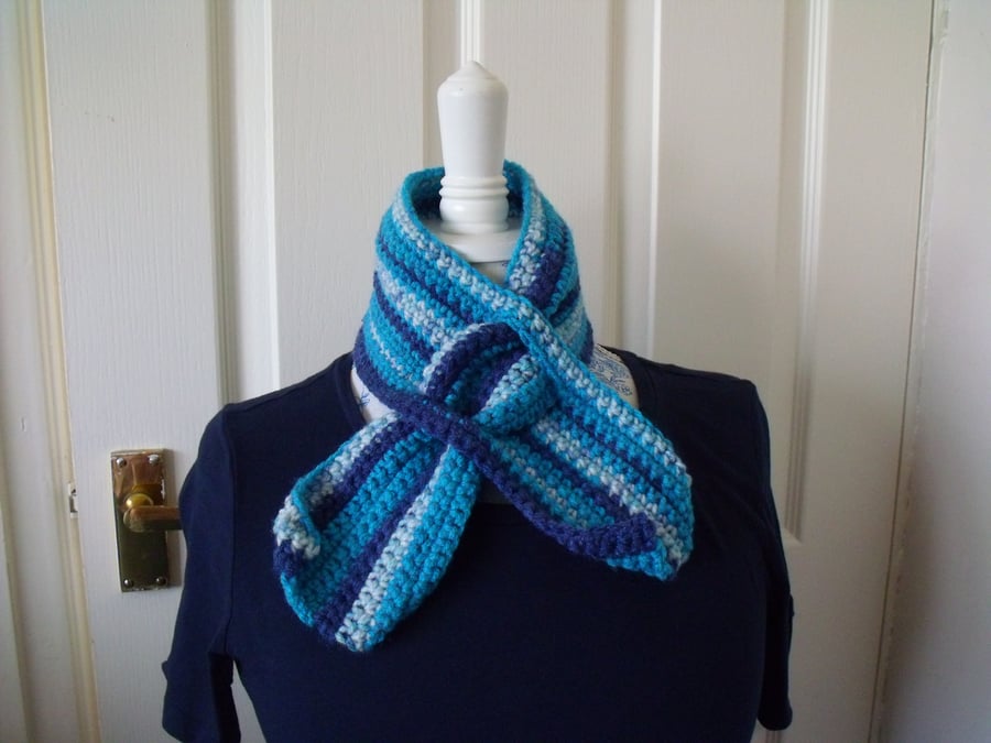 variegated crocheted short scarf, crochet tippet scarf, turqiouse