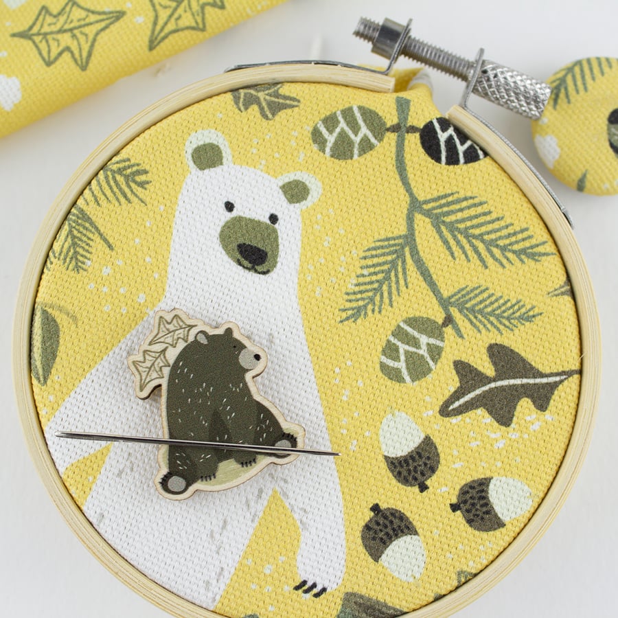 Bear Magnetic Needle Pin Minder