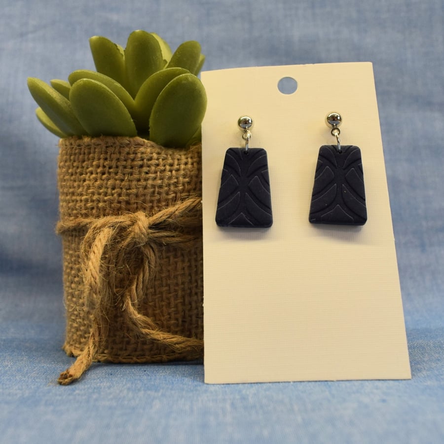 Matt Leaf Imprint Earrings