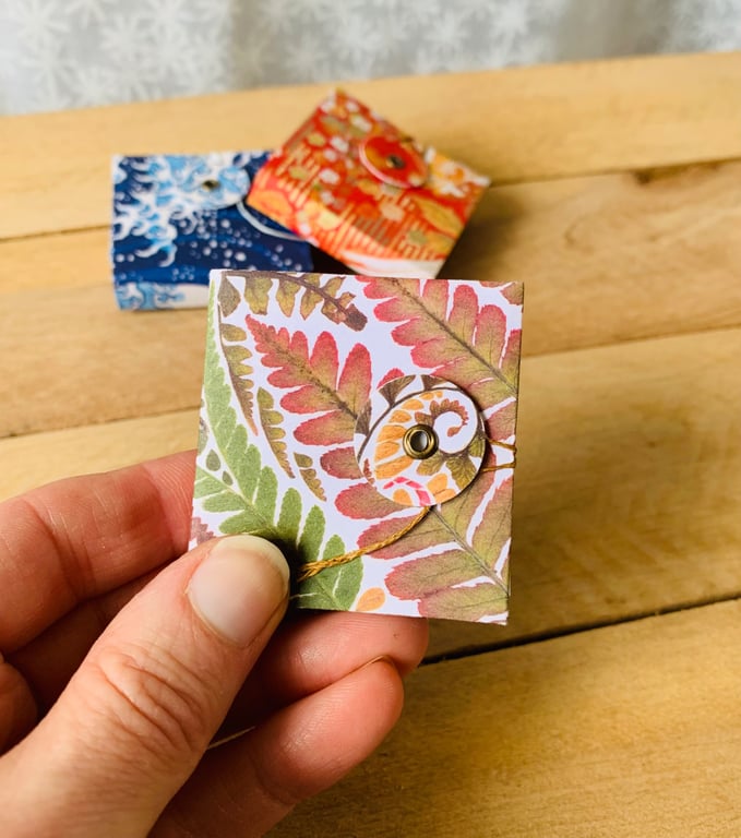 Tiny Concertina Sketchbook with Removable Cover. Autumnal Leaves.