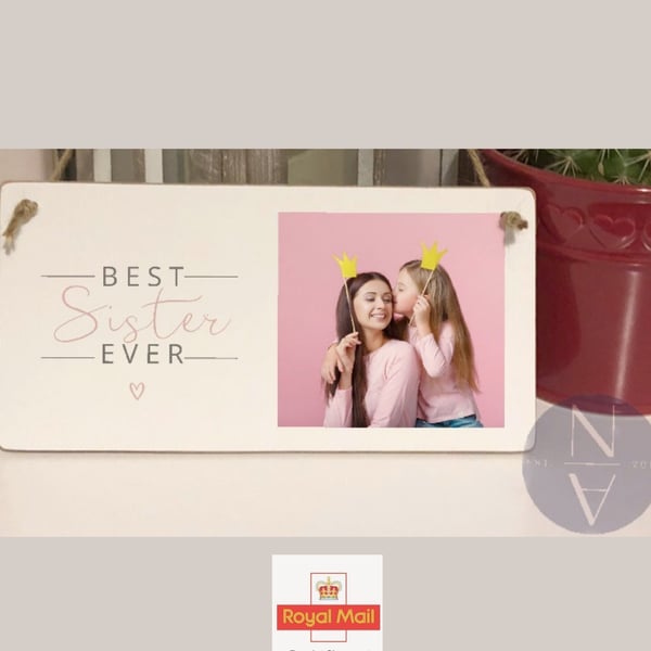 Best Sister Ever Simple Pink Heart Design Plaque