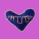Pocket Hug Small, Felt Dark Blue with Yellow stitching