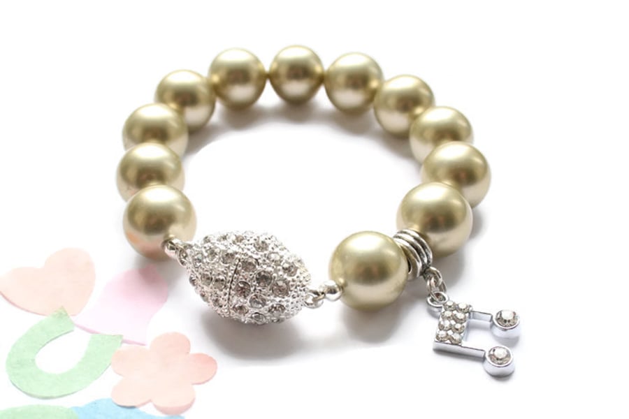 Shell pearl bracelet, magnetic bracelet, wedding bracelet