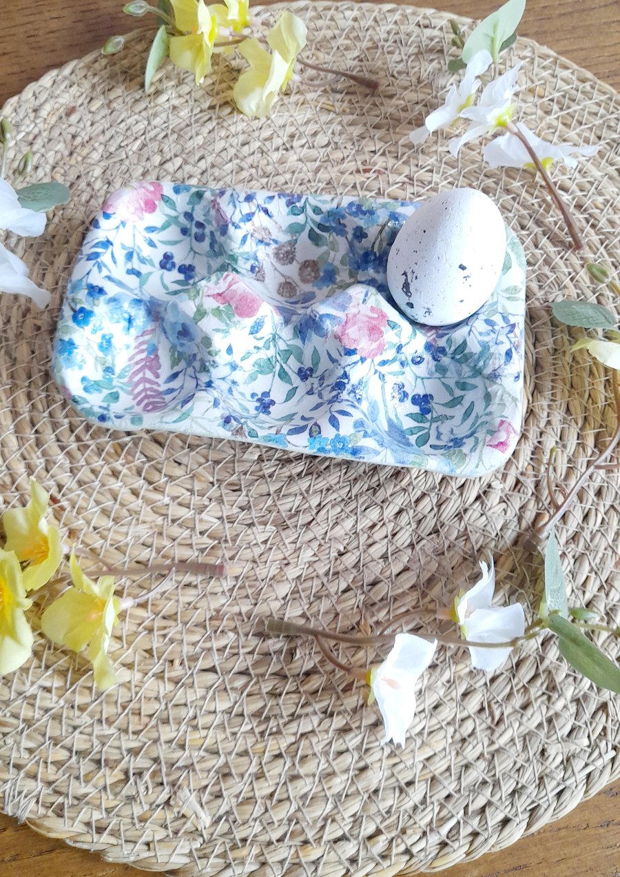 Floral Shabby Chic Clay 6 Egg Holder