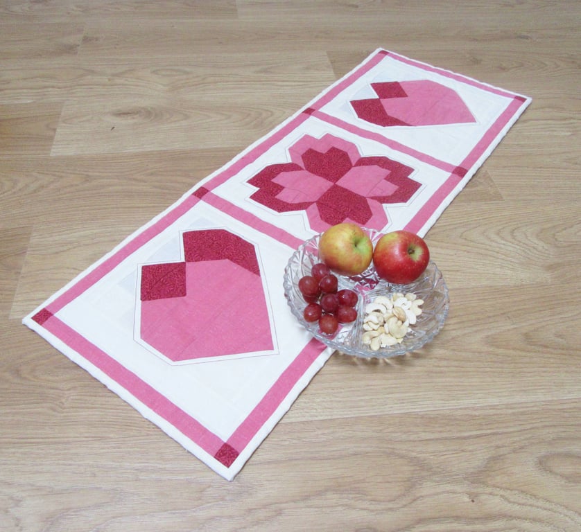 Patchwork Hearts and Flowers Table Runner