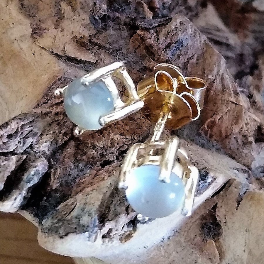 Rare Aquaprase 5mm Gold Stud Earrings 