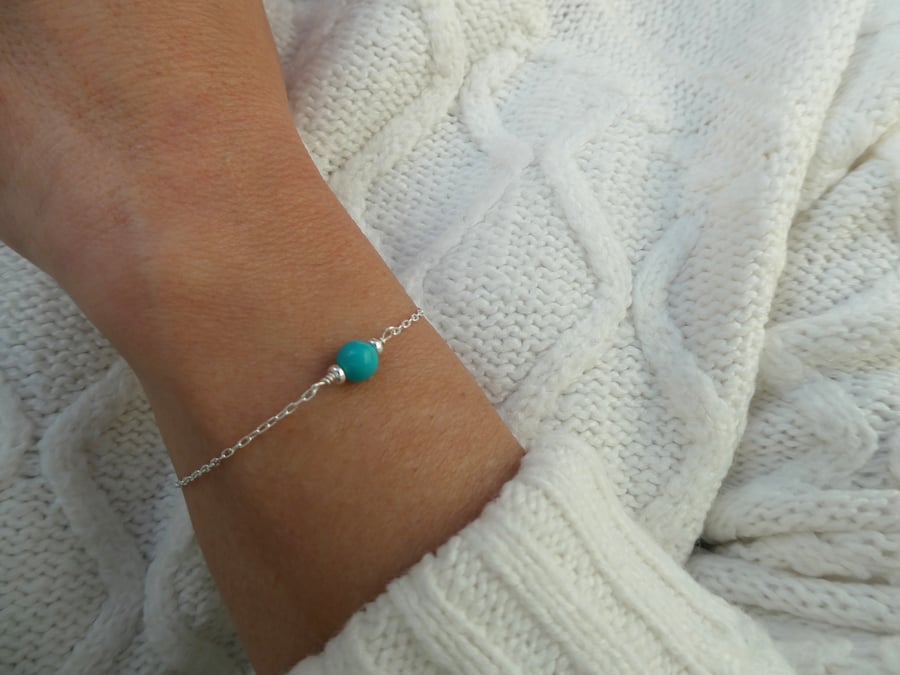 Sterling silver round solitaire turquoise bracelet