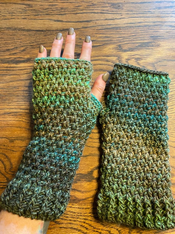 Warm Hearted Crochet Wrist Warmers - Chloro-phyll-phorm 