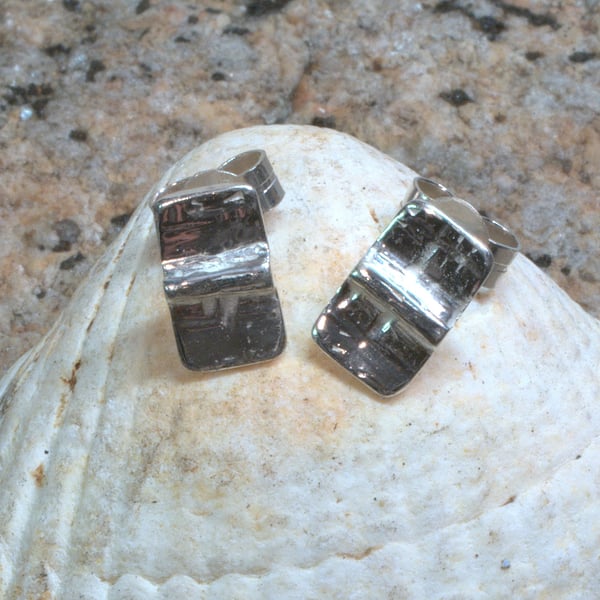 Silver Studs "Wave" Small