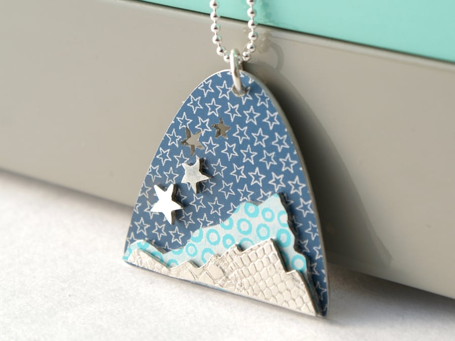 Little mountain necklace