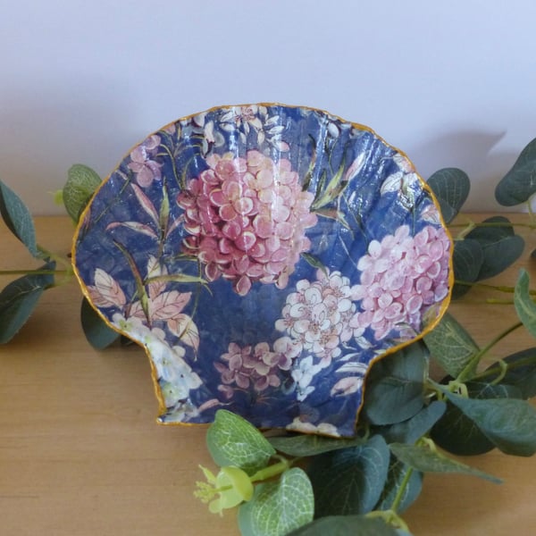 Scallop Shell Trinket Dish