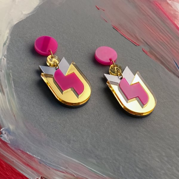 Cutting-Edge Pink Arc Earrings - Stylish Geometric Gold-Toned Accessories