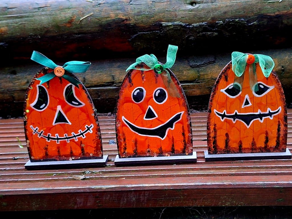Wooden Pumpkin Door Decorations Set spooky-cute Halloween whimsical