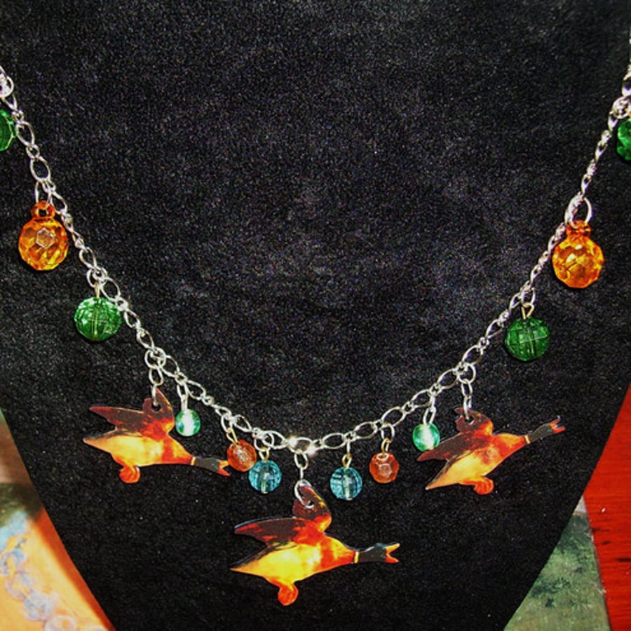 Coronation Street 3 flying ducks necklace Hilda Ogden kitsch 1960s 1950s