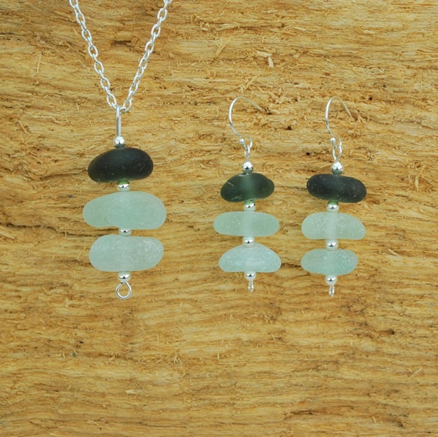 Sea glass pendant and earrings set 
