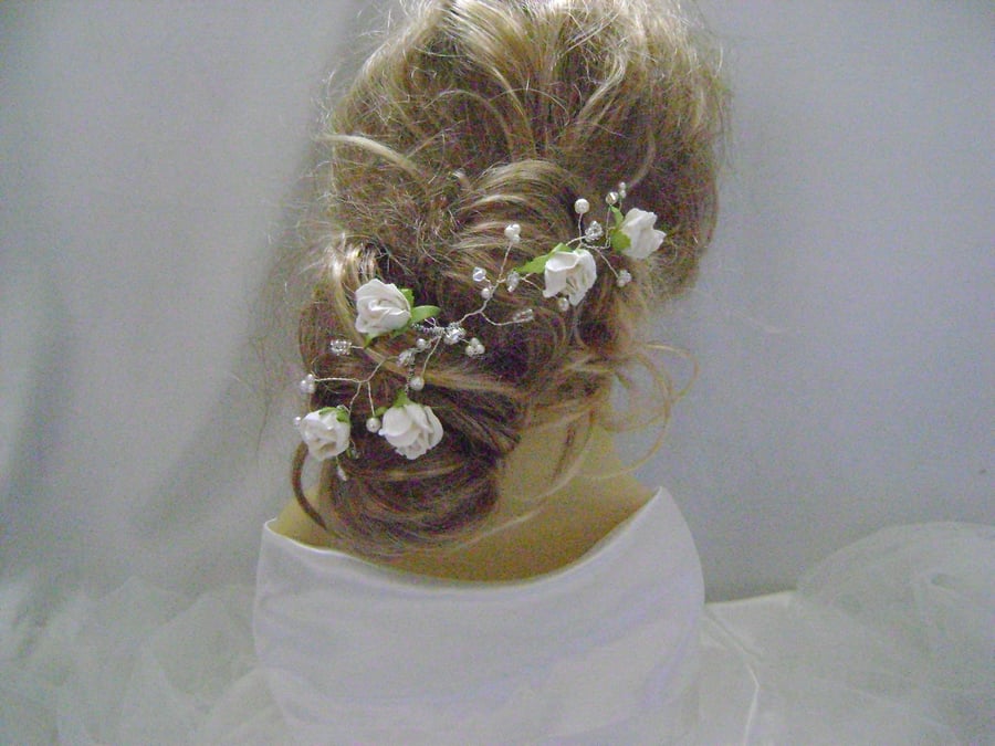 Ramblin Wild Rosebud Hairvine