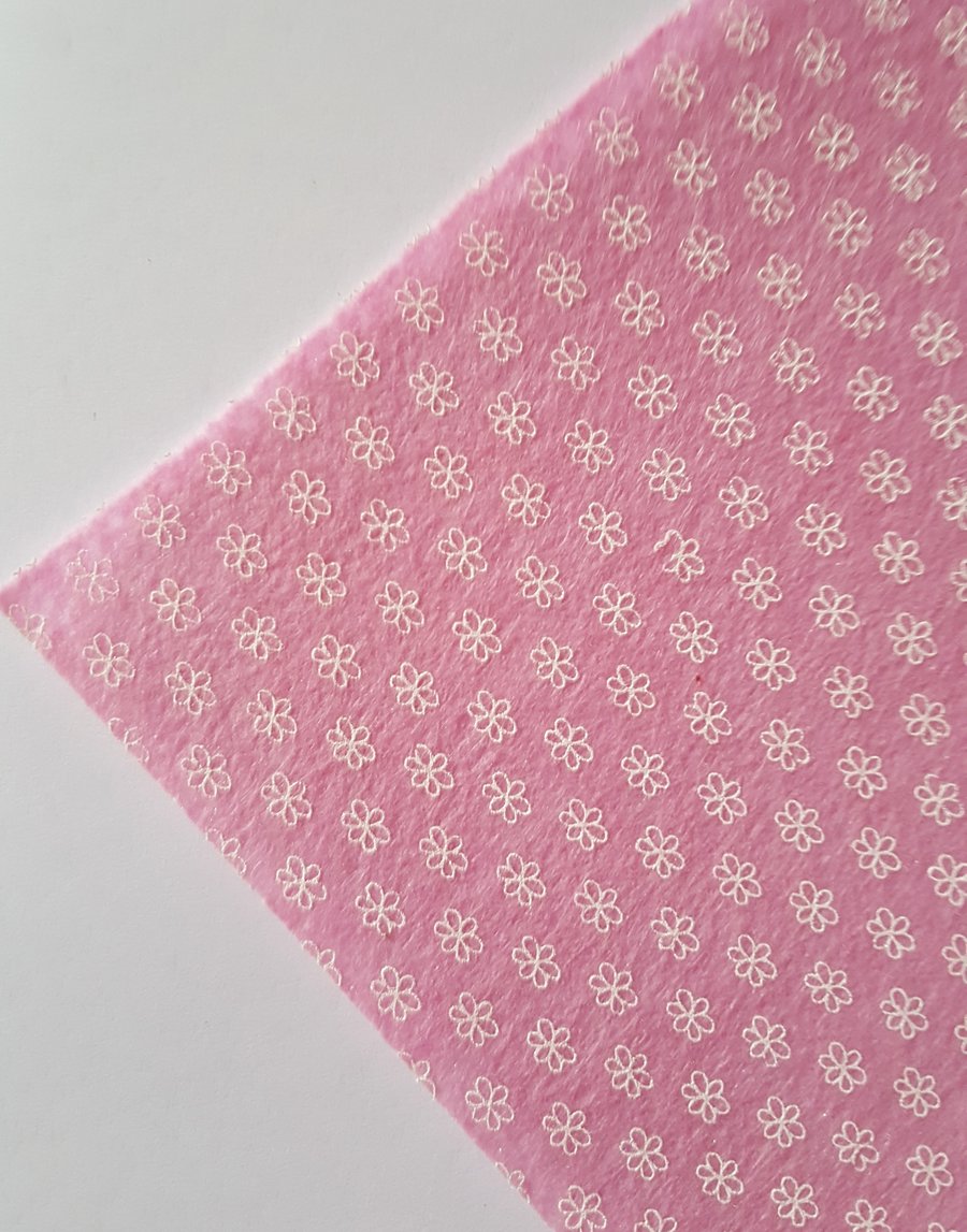 1 x Printed Felt Square - 12" x 12" - Flowers - Pale Pink
