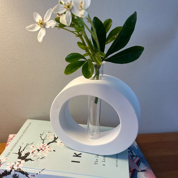 Modern Irregular Eco Resin Vase - Minimalist Bud Vase, Reed Diffuser Holder