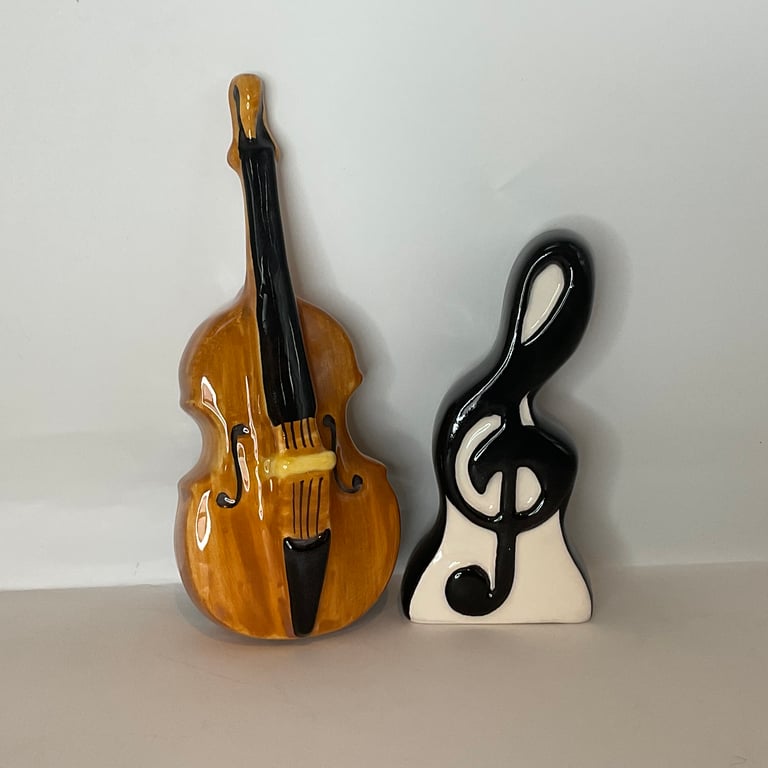 Double Bass and music note salt and pepper set.