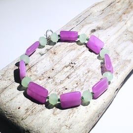 Purple Jade Gemstone and Pale Green Crystal Bead Bracelet - UK Free Post