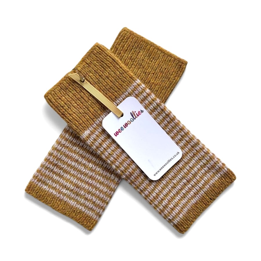 Wrist warmers 