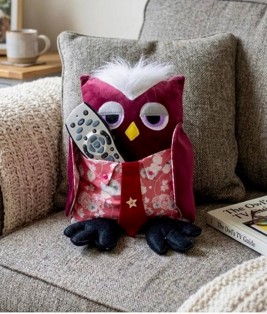 red owl shaped cushion with pocket for remote controls