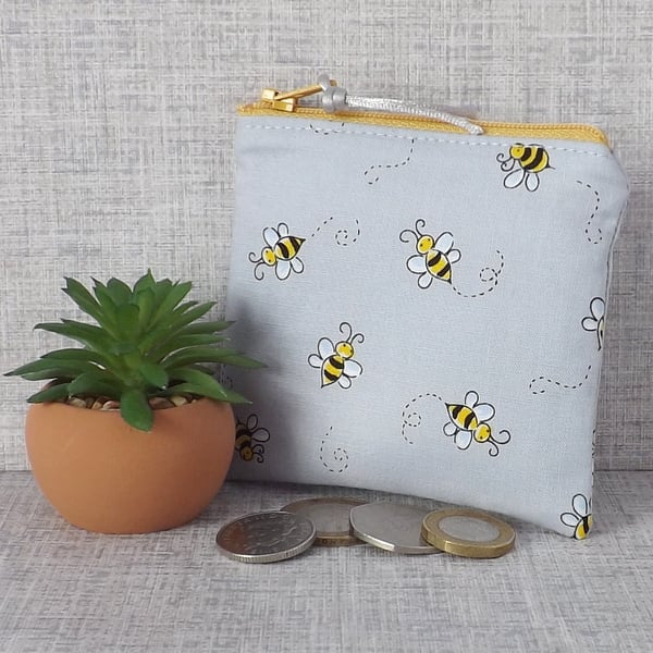 Small purse, coin purse, bees