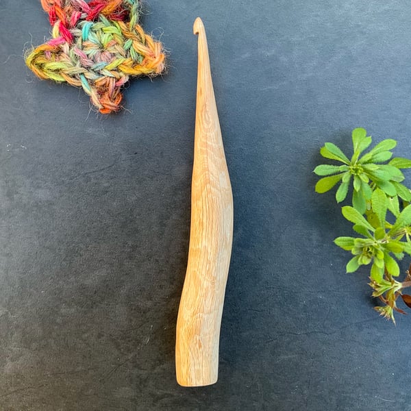 Hand-carved Crocet Hook, 4mm