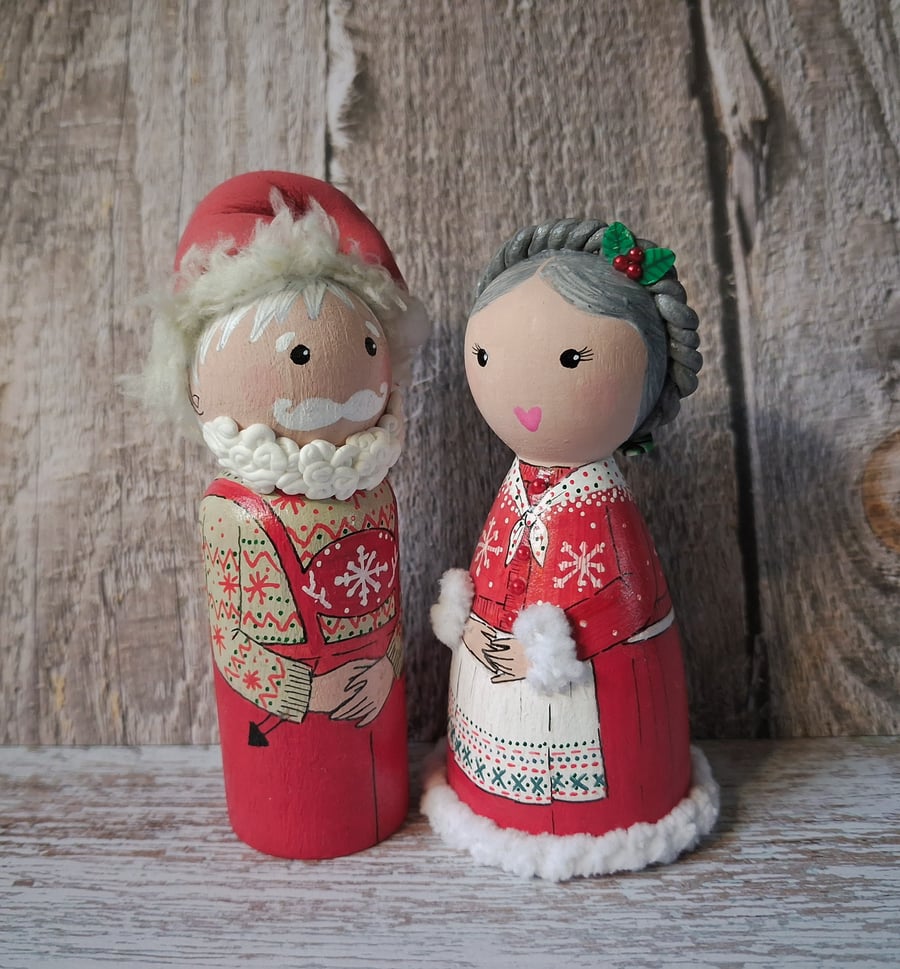 Mr & Mrs Christmas hand painted peg doll set.