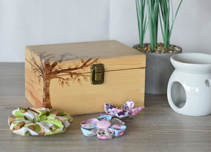 Pyrography - Autumn Leaves Wooden Trinket Box 