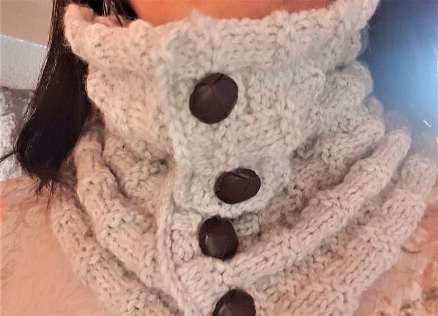 Ladies Knitted Scarf with Buttons