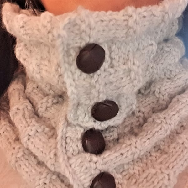 Ladies Knitted Scarf with Buttons