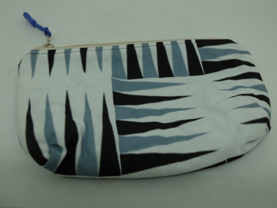 Zipped and lined Backgammon or Chess clock pouch