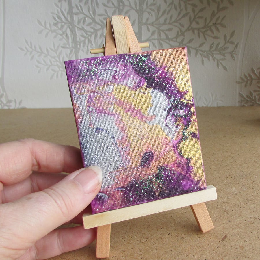 Small Fluid Painting on canvas and with an easel