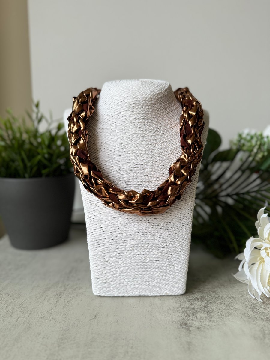 Metallic Bronze-Gold Yarn Necklace 