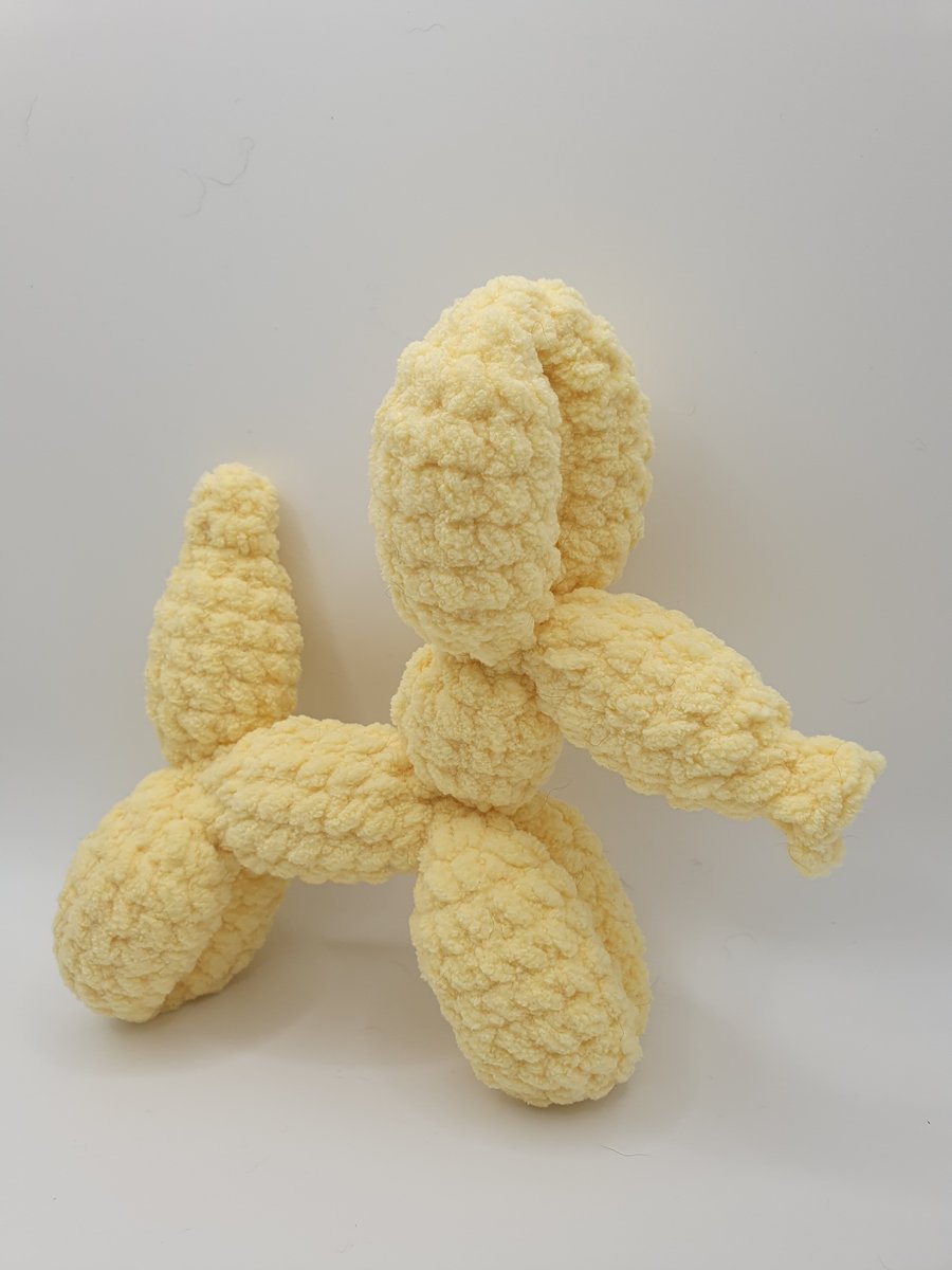 Balloon dog (light yellow)