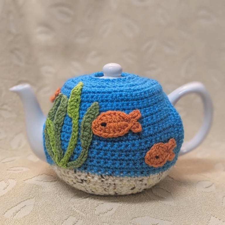Goldfish Bowl or Aquarium Tea Cosy to fit a medium sized 4-6 cup teapot 