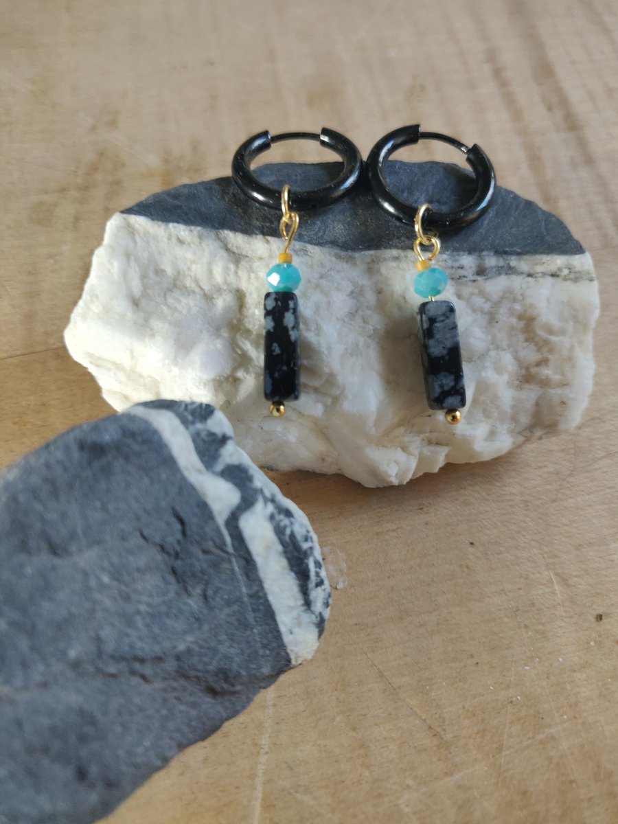 Noir bead earrings with huggie hoops