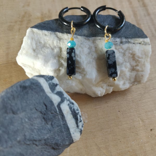 Noir bead earrings with huggie hoops