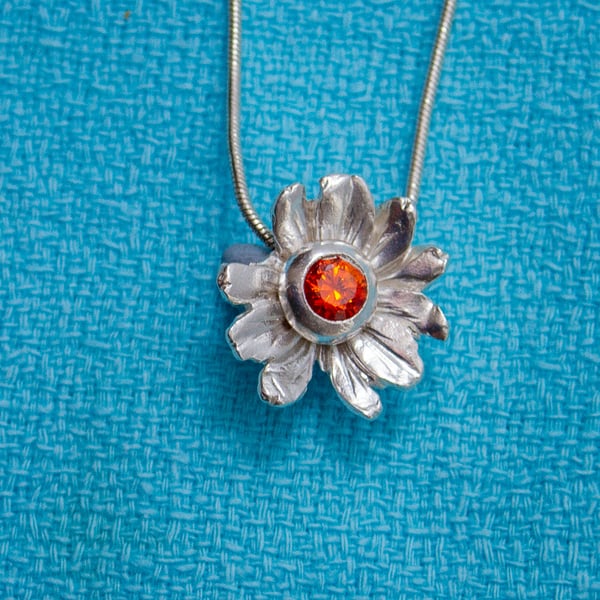 Silver Daisy Pendant with Orange Centre (FSP12)