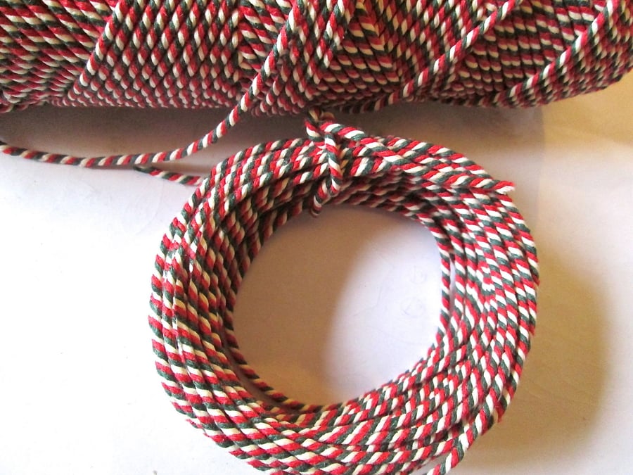 10metres of 2mm  Red, Green and White Tri-colour Bakers twine 