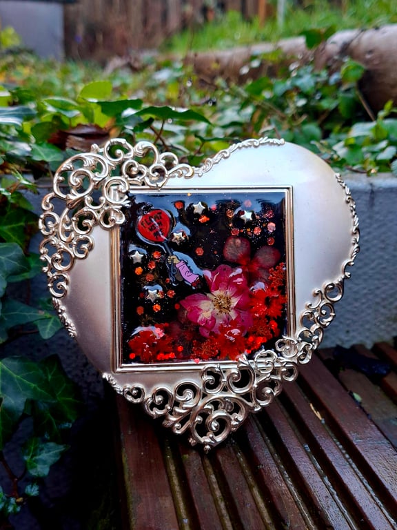 Gothic heart upcycled resin photo frame Valloween Valentines Emo Punk IT